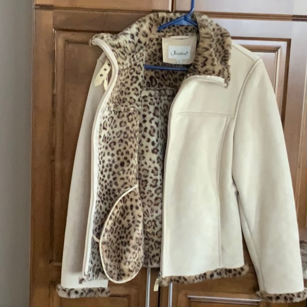 Coat - Picture 2 of 3